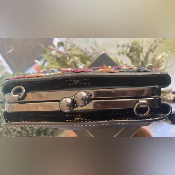 Coach Pearl Kisslock Crossbody bag with floral leather sequins HTF - Picture 8 of 12